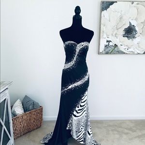 🦓 🐆🐅 Mixed animal print prom dress.